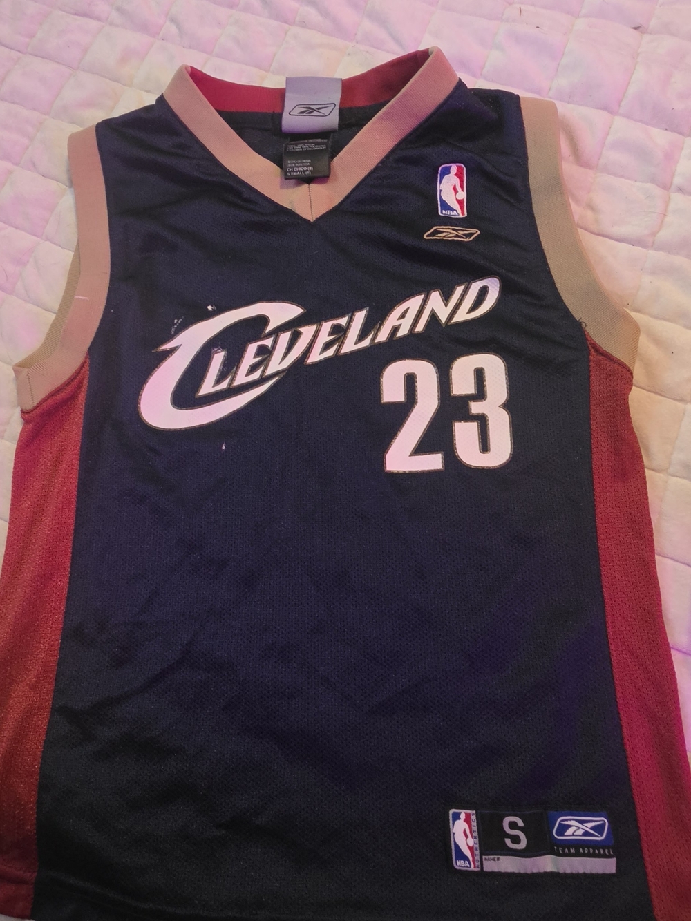 Vintage LeBron James Cleveland Cavaliers Jersey 23 Youth Small- navy blue